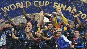 فرنسا تكرم أبطال مونديال 2018 بوسام جوقة الشرف