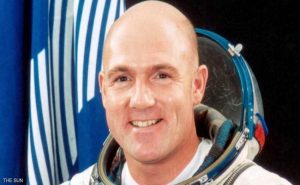 رائد فضاء هولندي يثير الذعر في ” ناسا ” بعد اتصاله برقم الطوارئ من الفضاء