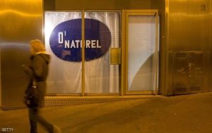 فرنسا : أول مطعم باريسي ” للعراة ” يتلقى ضربة قاصمة