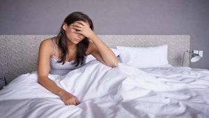 خبراء : الشعور بالتعب عند الاستيقاظ قد يكون علامة على مرض خطير