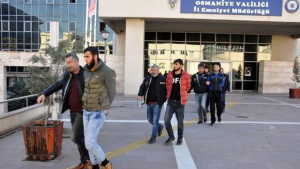 تركيا : اعتقال سوريين في هذه المدينة .. و التهمة ” جبهة النصرة ” ( فيديو )