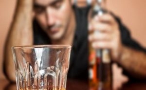 ما حقيقة السماح بتقديم المشروبات الكحولية في مطاعم و مقاهي السعودية ؟