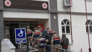 صحيفة تركية : القبض على عصابة لتهريب السوريين بين أفرادها عناصر من الجيش التركي ( فيديو )