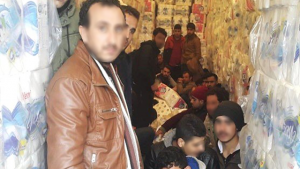 وكالة تركية : ضبط عشرات السوريين خلال محاولتهم الوصول إلى قبرص داخل شاحنة محملة بـ ” مناديل الحمام ” ( فيديو )