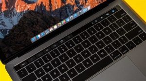 ” أبل ” تعتذر لمستخدميها عن مشكلة في لوحة مفاتيح ” MacBook “