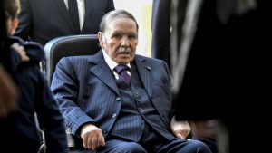 من مكانه غير المعلوم حيث لا يقوى على الحراك أو التكلم .. بوتفليقة يوجه رسالة للمتظاهرين في الجزائر