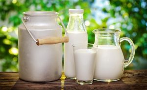 أيهما الأكثر إفادة لصحة الإنسان .. الحليب كامل أم خالي الدسم ؟