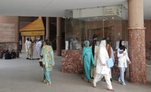 باكستان : طاقم مستشفى حكومي يغتصب مريضة قبل قتلها