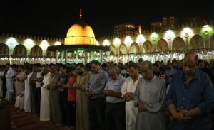 الأوقاف المصرية تمنع بث صلاة التراويح خلال شهر رمضان عبر مكبرات الصوت