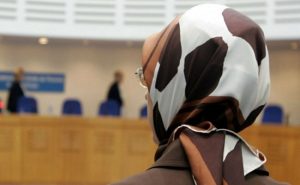 فرنسا : امرأتان تمنعان من المشاركة في سوق السلع المستعملة بسبب الحجاب