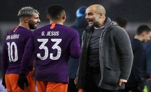 معطف بيب غوارديولا الشهير يباع في مزاد خيري