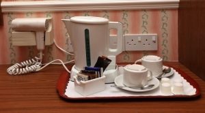 دراسة : البريطانيون يسرقون أكياس شاي بالملايين من الفنادق