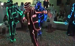 رقص ” هيب هوب ” في مكة المكرمة يثير جدلاً واسعاً ( فيديو )