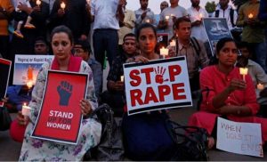 في الهند .. عصابة تختطف قاصراً و تغتصبها بشكل جماعي