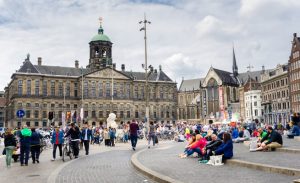 هولندا : الترويج لـ ” زواج مدته يوم واحد ” لمن يرغب في زيارة أمستردام