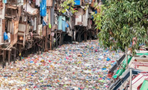 طريقة مبتكرة للحد من تلوث البيئة بنفايات البلاستيك