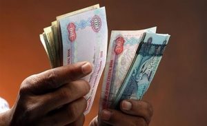 الإمارات : موظف بنك يسرق 1.2 مليون درهم من حساب عميل في دبي