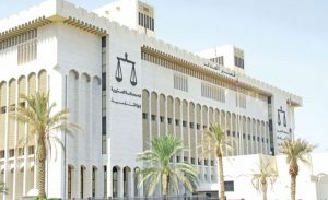 الكويت : حبس امرأة خمسينية بسبب مقاطعها ” الإباحية “