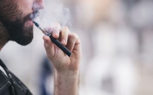 دراسة : التدخين الإلكتروني أقل إضراراً بقلوب المدخنين