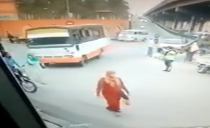 حادث دهس سيدة حامل يثير غضباً واسعاً في مصر ( فيديو )