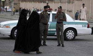السعودية : القبض على سائق تاكسي تحرش براكبة في المدينة المنورة