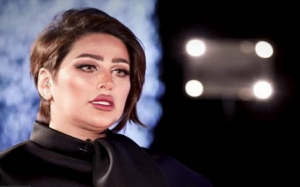 فنانة كويتية شهيرة تطلب 2 مليون دينار مقابل ” شم رائحة أباطها ” ! ( فيديو )