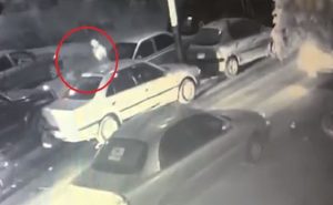 مصر : شاب يطلق النار على خطيبته و يحاول الانتحار وسط ذهول المارة ( فيديو )