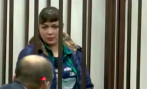 شابة روسية تقتل ابن زوجها لفتحه باب الثلاجة !