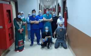 مصر : استقالات جماعية للأطباء و اتهامات بـ ” إهمال الجيش الأبيض “