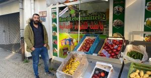 المشاريع الصغيرة .. صحيفة تسلط الضوء على شاب سوري افتتح متجراً في مدينة ألمانية