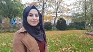 ألمانيا : وسائل إعلام تسلط الضوء على شابة سورية أسست جمعية لمساعدة القادمين الجدد