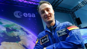 رائد الفضاء الألماني ماورر يغادر محطة الفضاء الدولية عائدا إلى الأرض