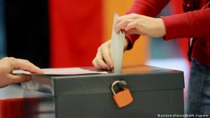 التوقعات الأولية: حزب ميركل يفوز على حزب شولتس في انتخابات شلزفيج-هولشتاين