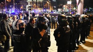 المئات يحتجّون بعد وفاة رجل أثناء توقيف الشرطة الألمانية له في مانهايم