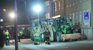 ألمانيا : وفاة رجل إثر سقوطه أسفل عربة كرنفال في هذه المدينة