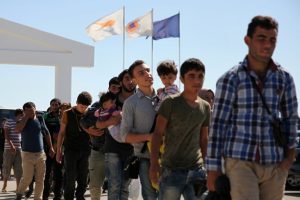 قبرص تتفاوض مع لبنان لإعادة عشرات من اللاجئين السوريين