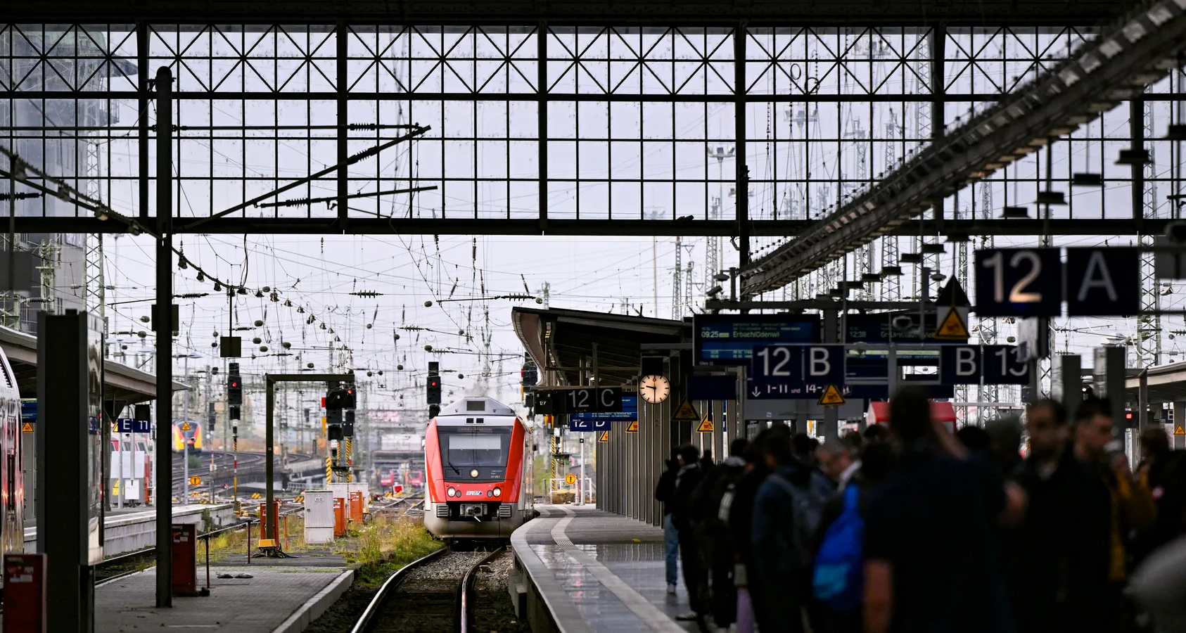ألمانيا : خسائر مليارية تتكبدها الشركة المشغلة للقطارات في البلاد