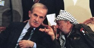 مسؤول سابق يتحدث عن تفاصيل ” العلاقة المتوترة ” بين ياسر عرفان و حافظ الأسد