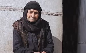 ولدت عام 1902 .. سورية بعمر 122 عاماً تؤكد : “زينة صحتي و ما فيني مرض” ( فيديو )