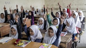 أفغانستان : حركة طالبان تحظر التعليم على أكثر من مليون فتاة
