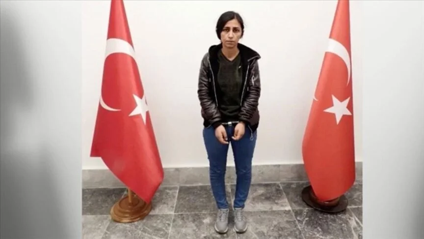 الاستخبارات التركية تعلن عن إلقاء القبض على قيادية كردية في سوريا و نقلها إلى تركيا