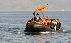 إسبانيا تتجه لتسوية أوضاع نصف مليون لاجئ