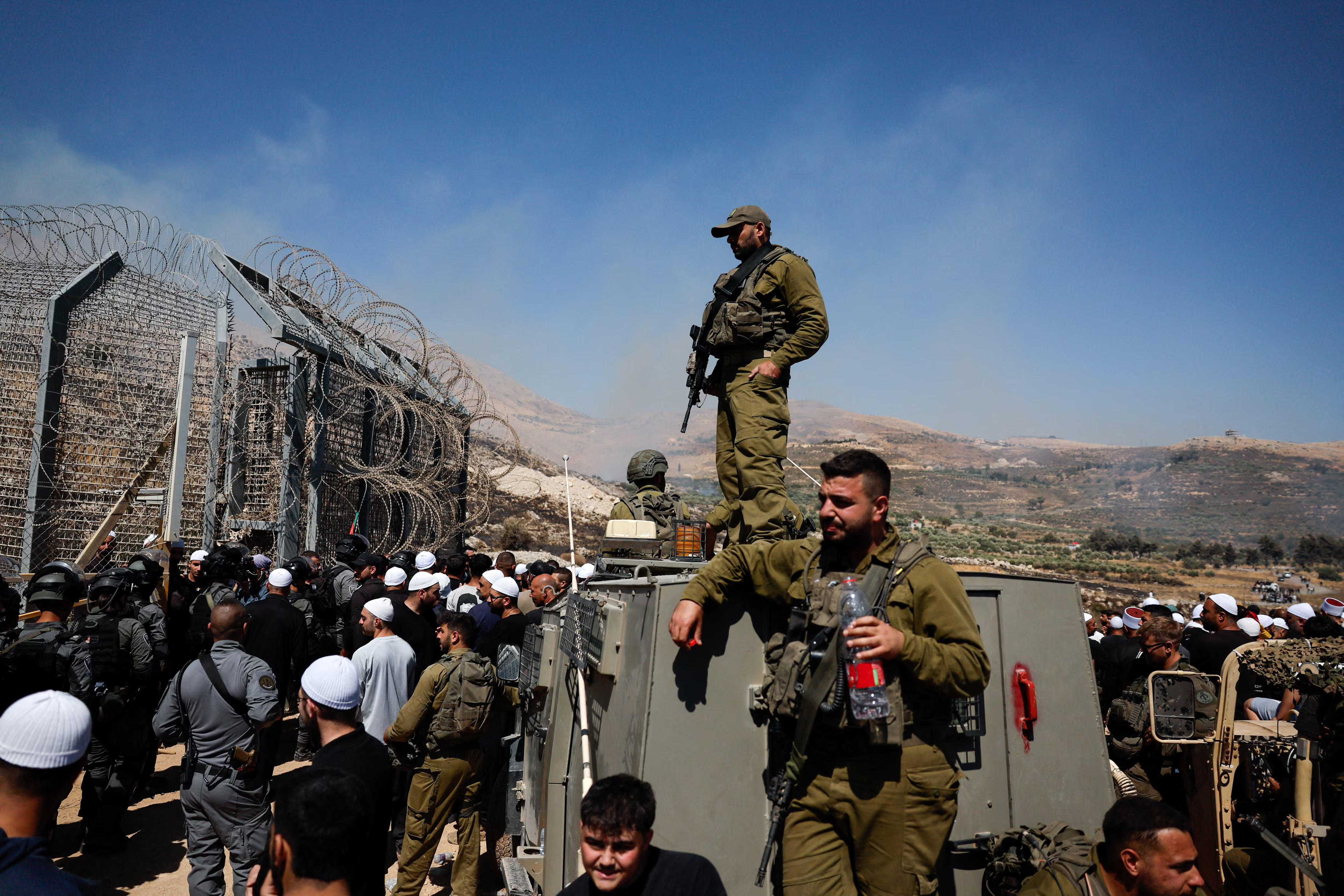 واشنطن بوست : أسلحة ورواتب وخرائط.. دعم إسرائيلي لقوات الهجري – عكس السير