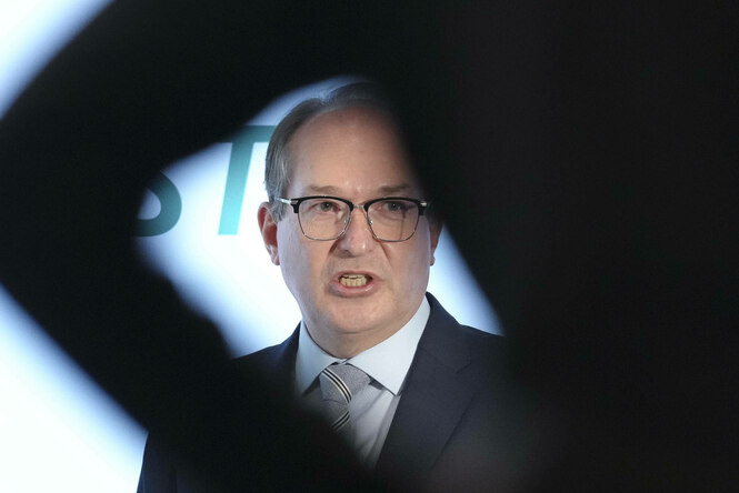 صحيفة ألمانية: الترحيل إلى سوريا ” تحية عيد ميلاد زائفة “ – عكس السير