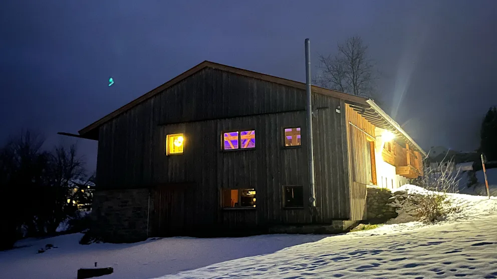 وسائل إعلام ألمانية : معجزة عيد الميلاد في بافاريا .. عائلة تدّعي تصوير ” الصبي المسيح “ – عكس السير