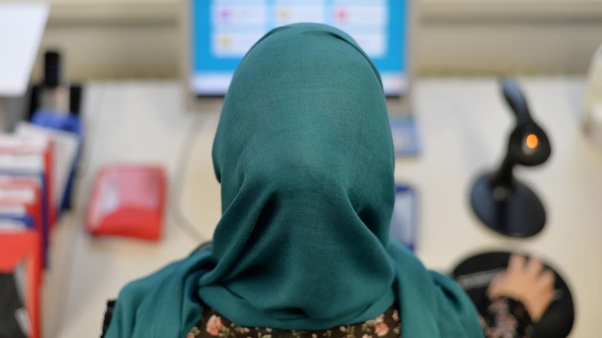 ألمانيا : إغلاق جزئي على الطريق السريع قرب ريغنسبورغ بعد العثور على عبوة مشبوهة .. و الشرطة تجري تفجيراً آمناً – عكس السير