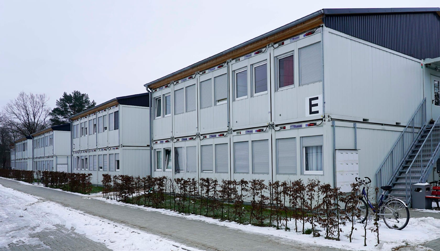 ألمانيا : بعد جريمة المترو المروعة في هامبورغ .. سرقة زهور التعزية تزيد من غضب الشارع – عكس السير