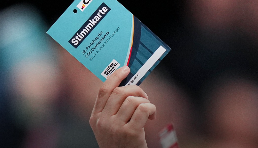 ألمانيا : الاتحاد المسيحي يقر حظر وسائل التواصل الاجتماعي لمن هم دون 14 عاماً – عكس السير