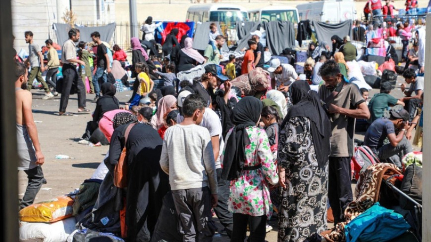 بينهم 43 ألف لبناني .. أكثر من 277 ألف شخص عبروا من لبنان إلى سوريا خلال 6 أسابيع – عكس السير