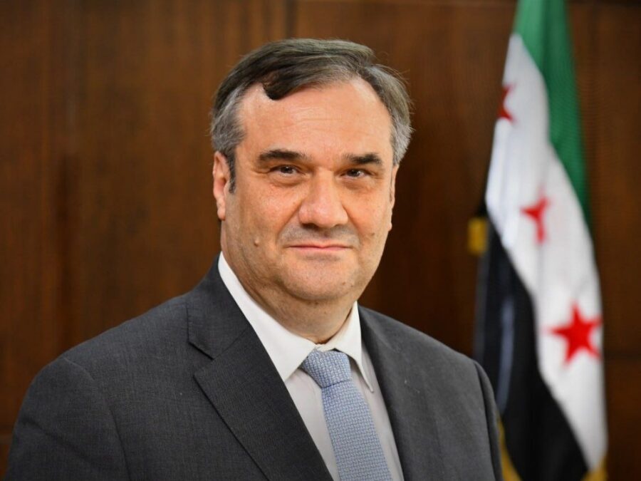 حاكم مصرف سوريا المركزي يحذر من تداعيات أزمة الخليج: ضغوط مرتقبة على الطاقة والتحويلات والتجارة – عكس السير